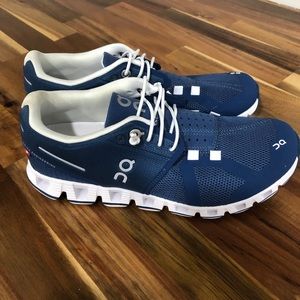 Oncloud Slip on Sneakers